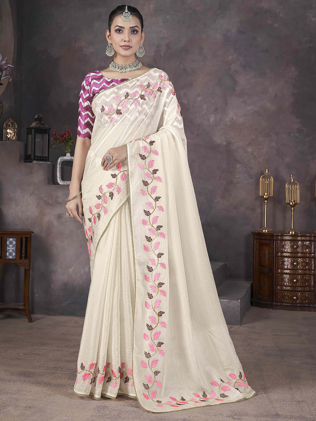 

Munir Floral Embroidered Saree, Cream