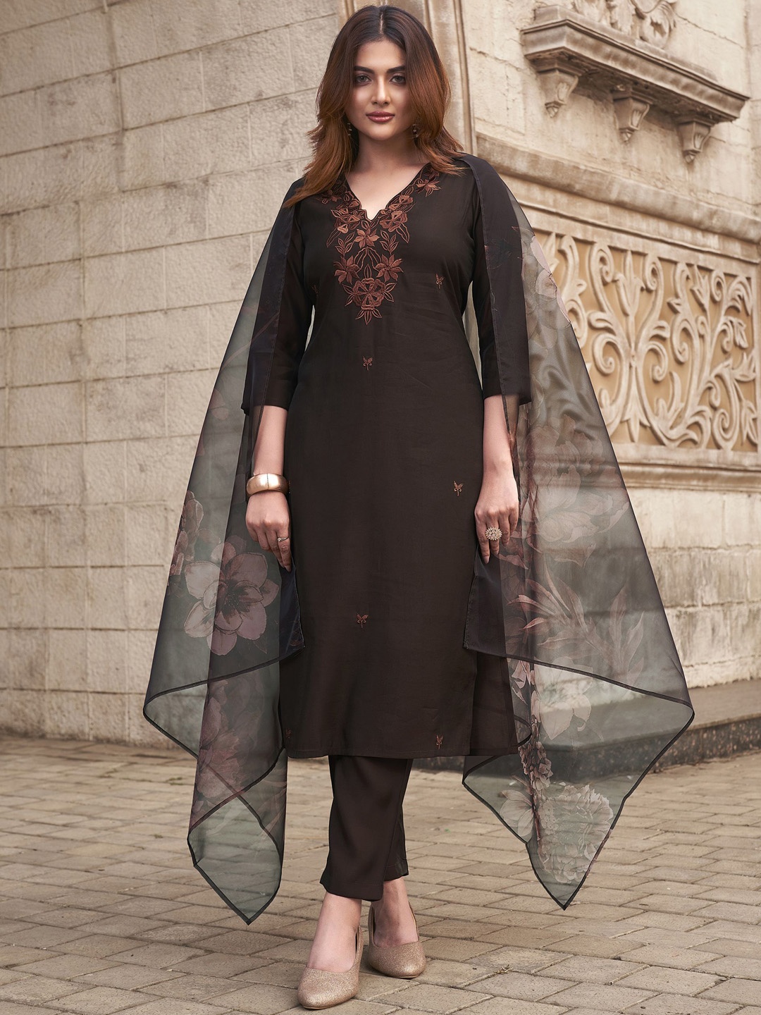 

Tikhi Imli Women Regular Kurta with Trousers & With Dupatta, Brown