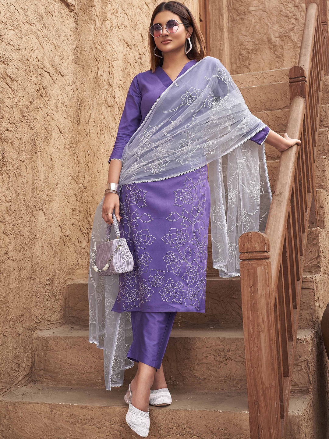 

Tikhi Imli Women Floral Embroidered Regular Thread Work Kurta with Trousers & With Dupatta, Lavender