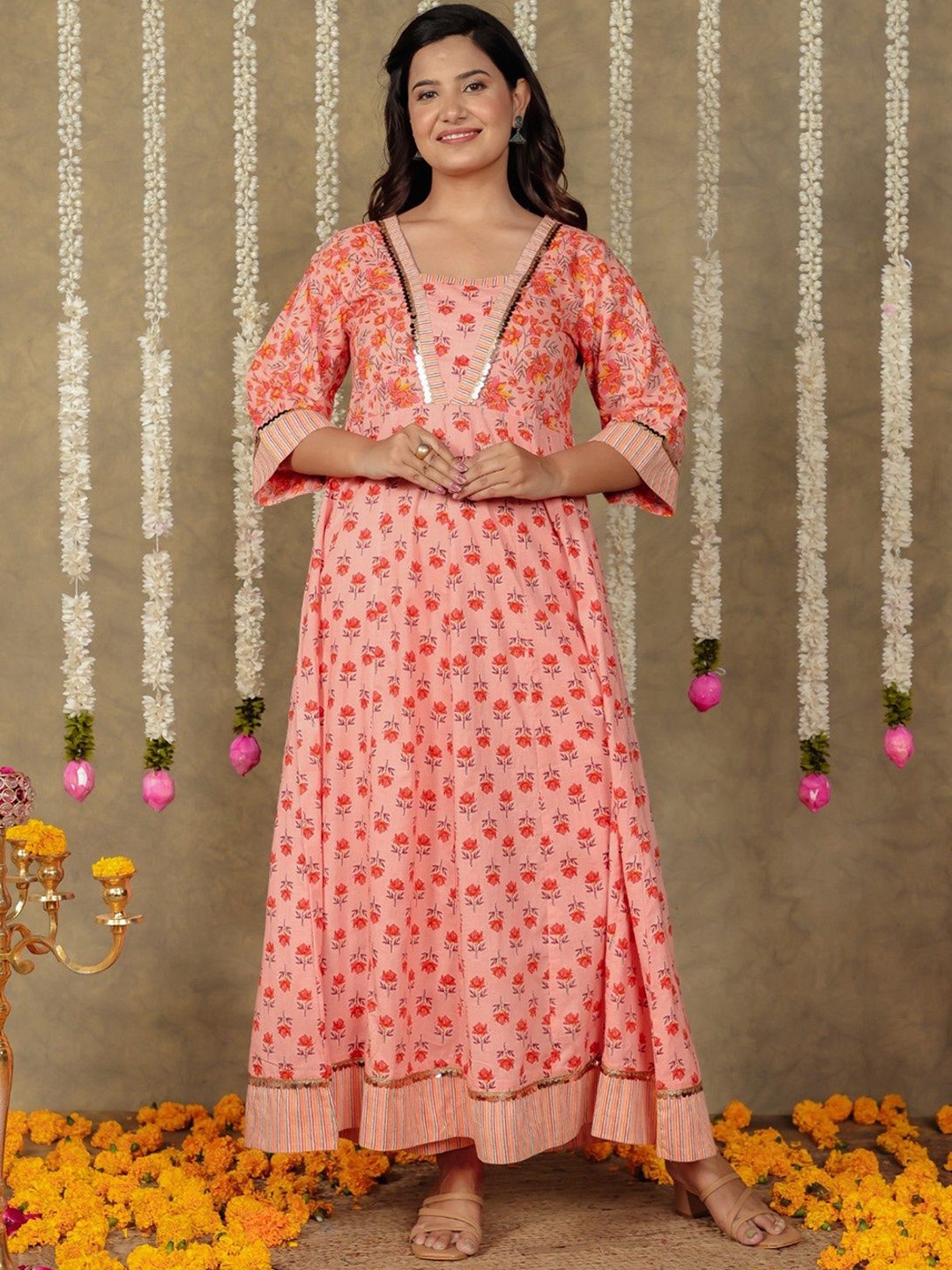 

Aramya Floral Printed V-Neck Cotton Anarkali Kurta, Peach