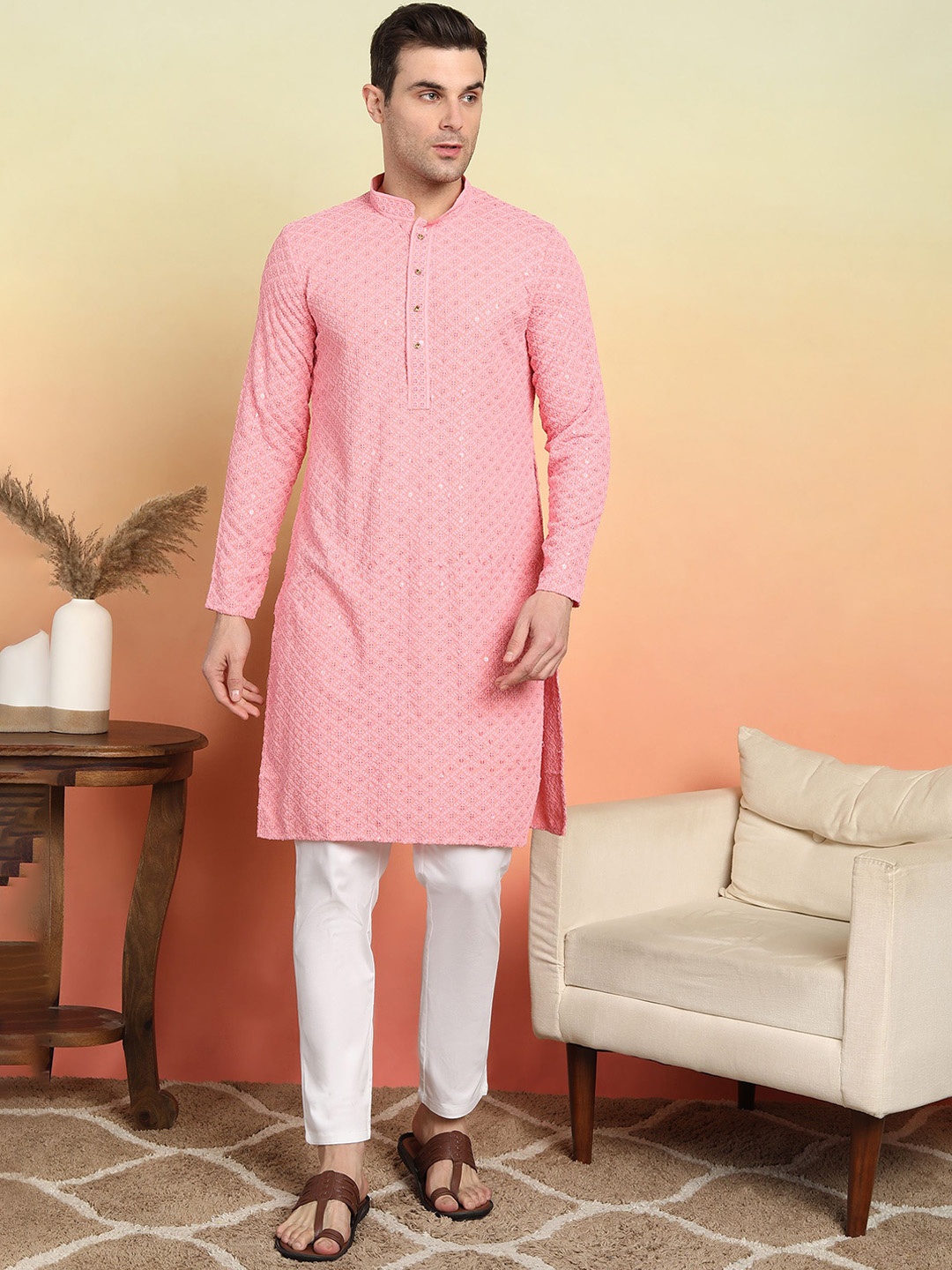 

SWAGG INDIA Floral Embroidered Mandarin Collar Thread Work Straight Kurta, Pink