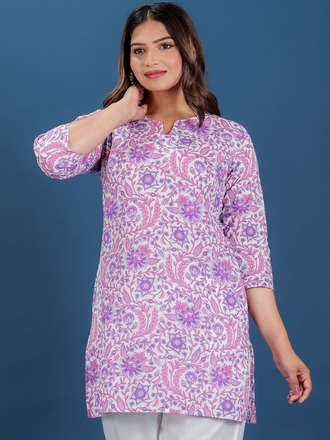 

Aramya Floral Printed Notch Neck Cotton Straight Short Kurti, Purple