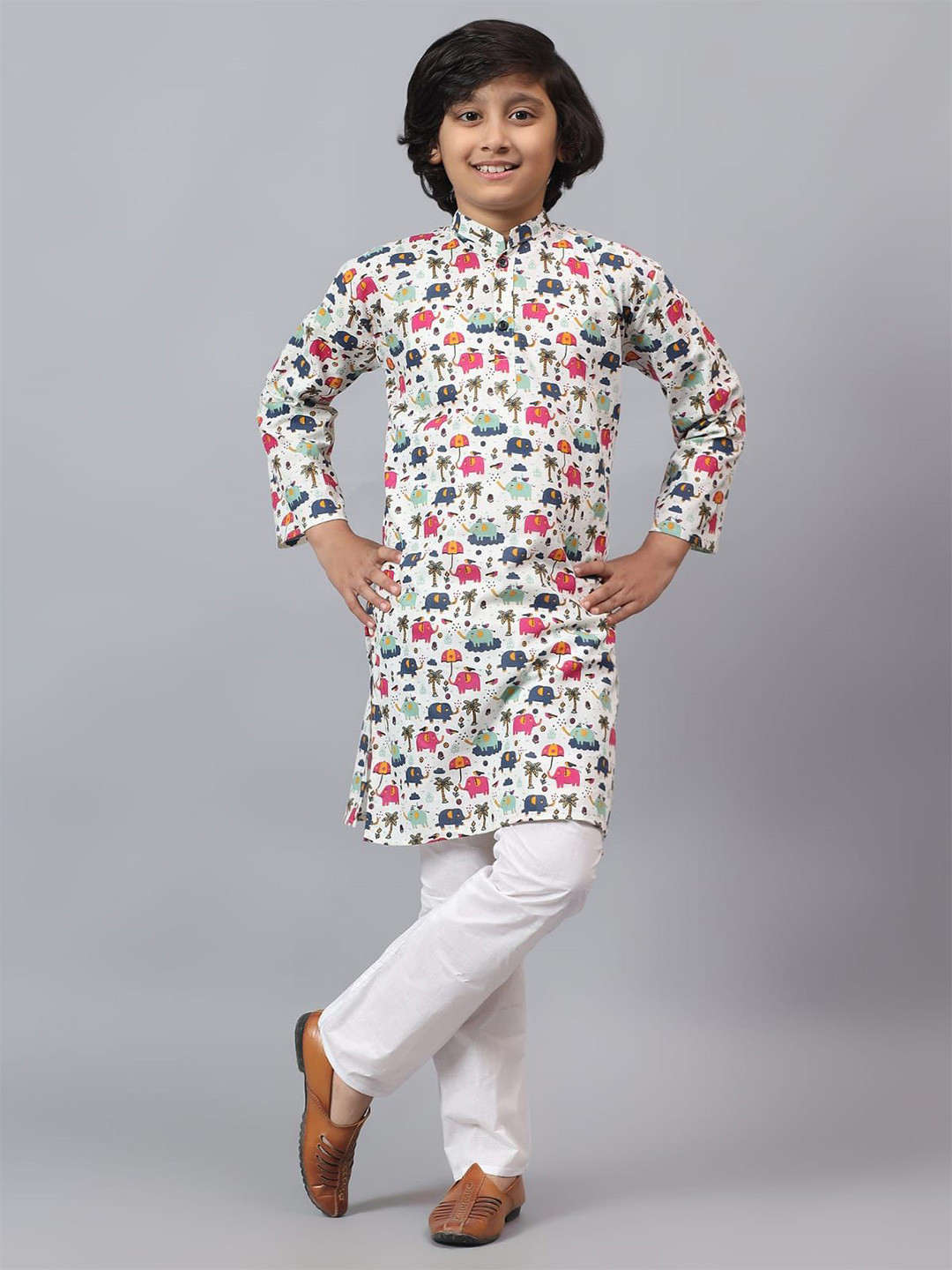 

LITTLE DREAMS Printed Mandarin Collar Neck Kurta With Pyjamas, Pink