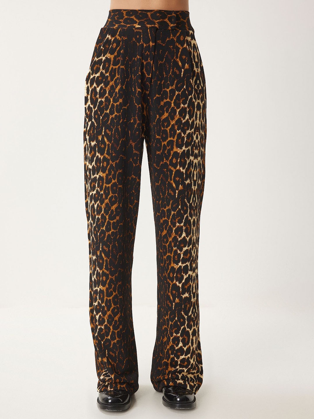 

Happiness istanbul Women Animal Printed Trousers, Na