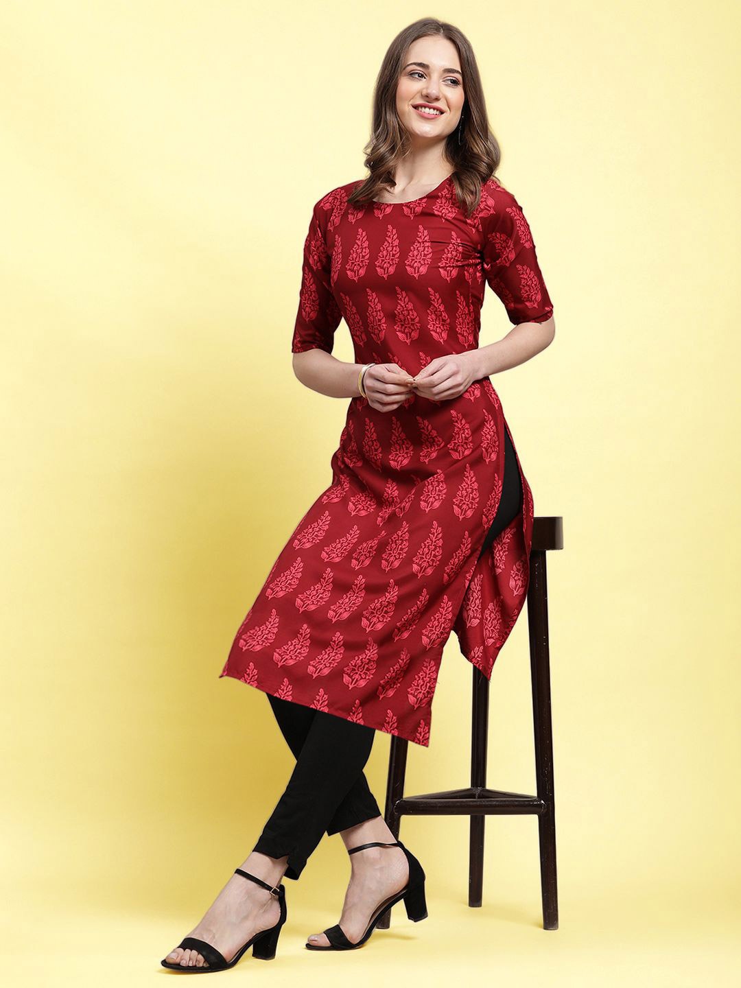 

Moda Rapido Red & Pink Floral Printed Straight Kurta