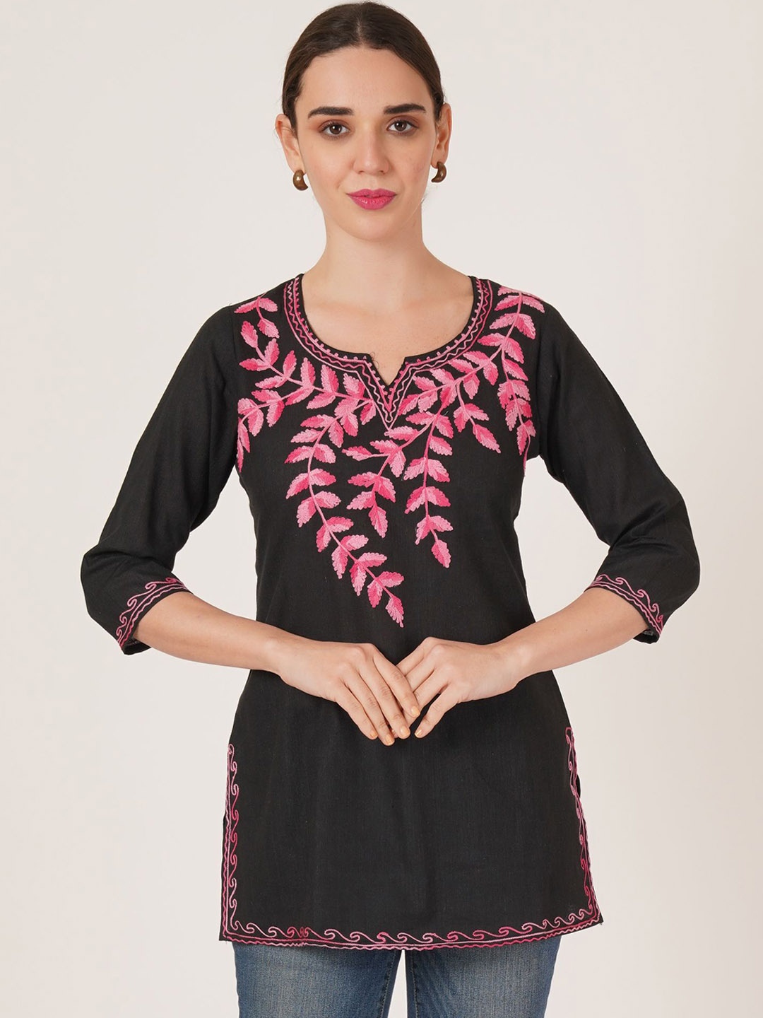 

Brownverse Floral Embroidered Khadi Cotton Notch Neck Straight Kurti, Black