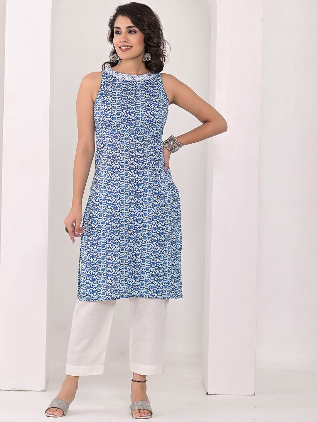 

KASHISHIYA Floral Printed Halter Neck Sleeveless Cotton Straight Kurta, Blue