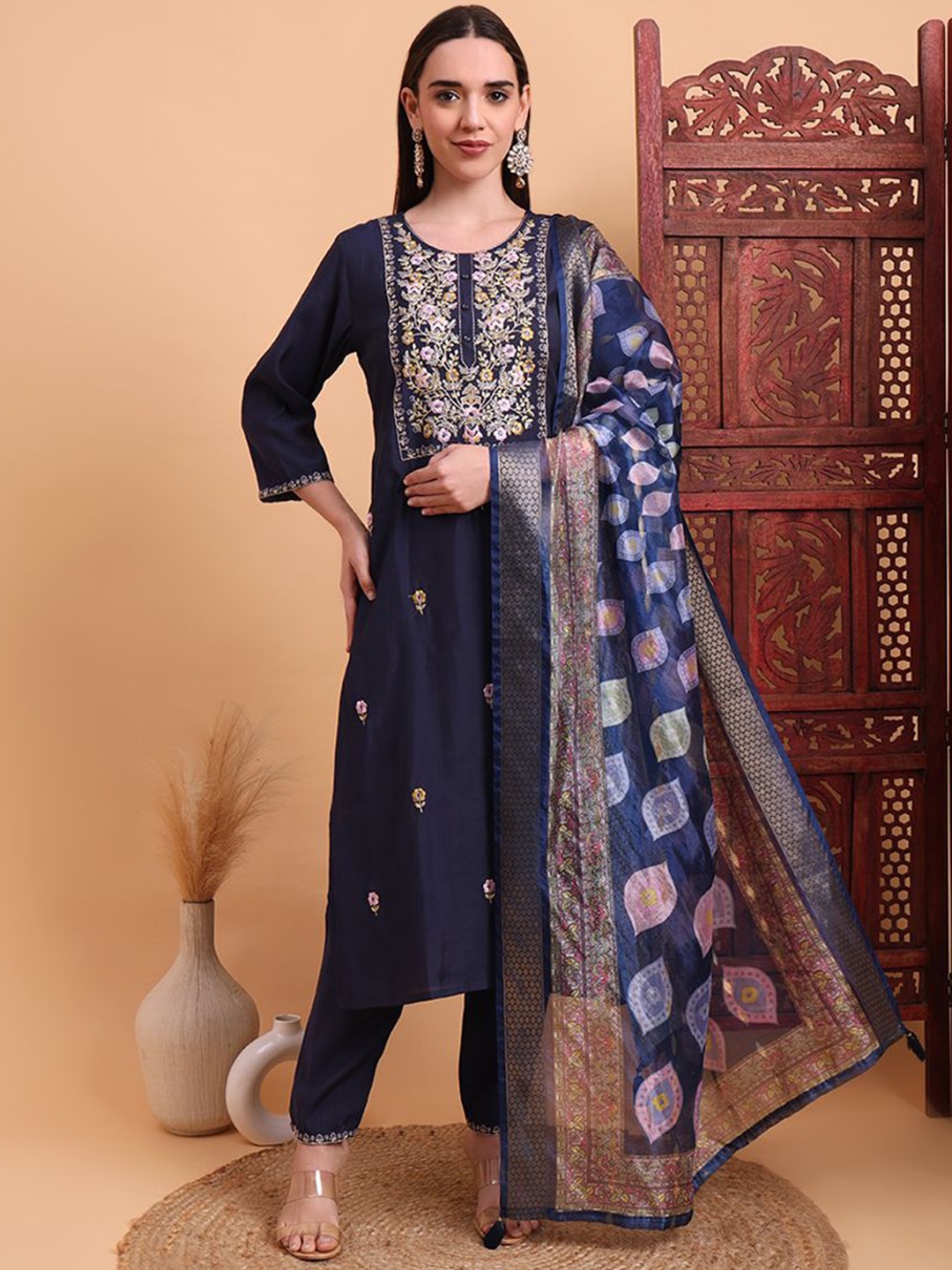 

SUNDARNAARI Floral Embroidered Thread Work Organic Cotton Kurta With Trousers & Dupatta, Navy blue