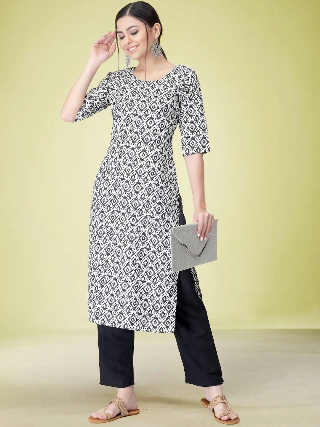 

Moda Rapido Geometric Printed Round Neck Straight Kurta with Trouser, Black