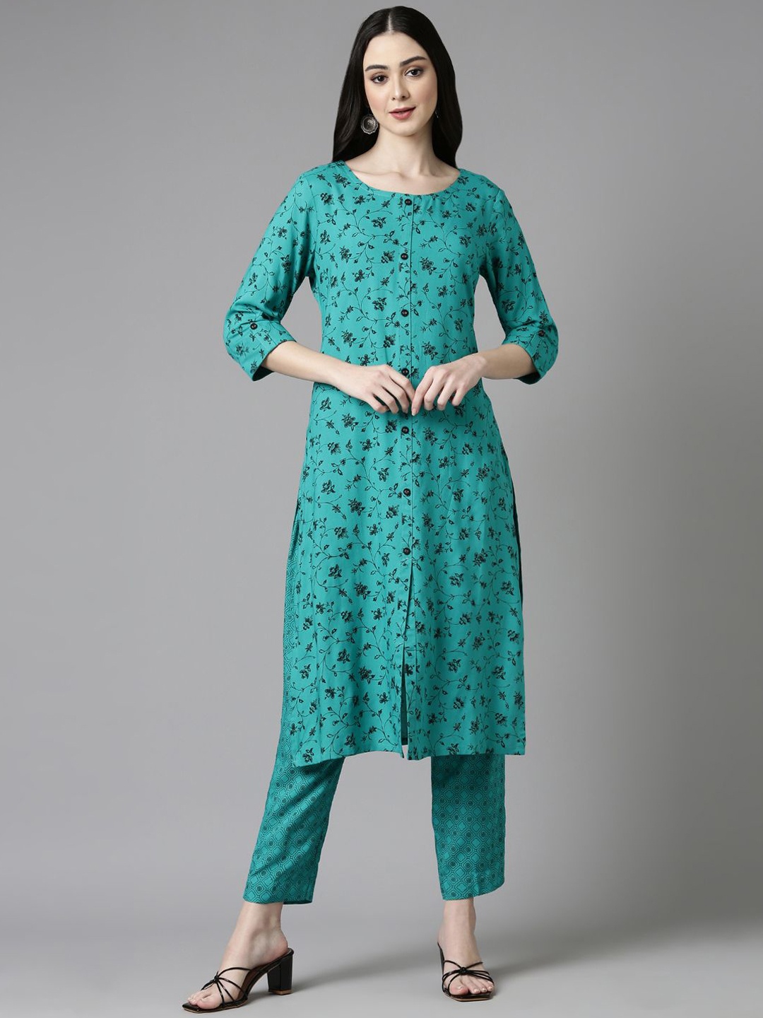 

Anouk Turquoise Blue Floral Printed Round-Neck Front Slit Kurta With Trouser