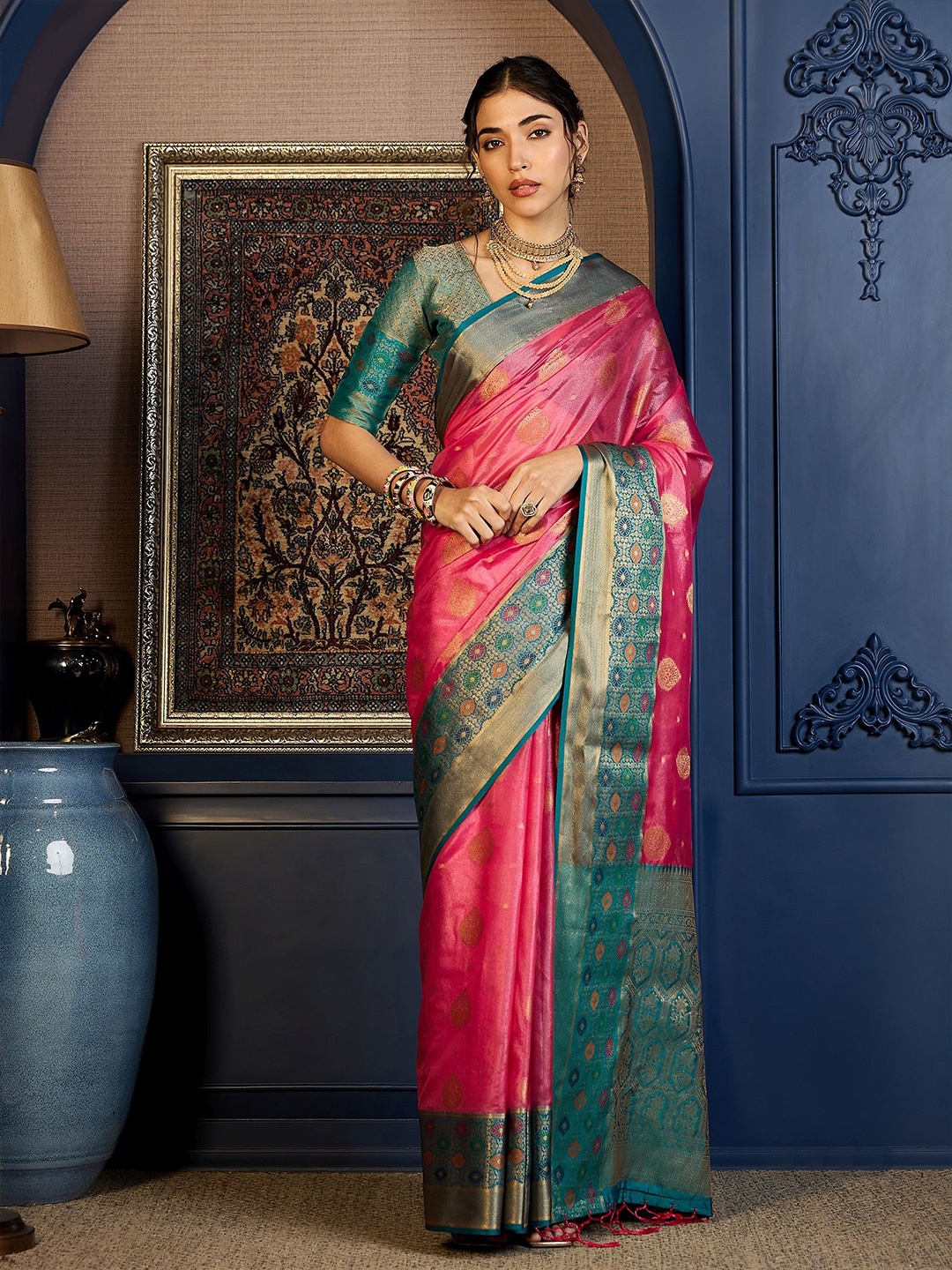 

Sangria Woven Design With Zari Saree With Unstitched Blouse, Pink