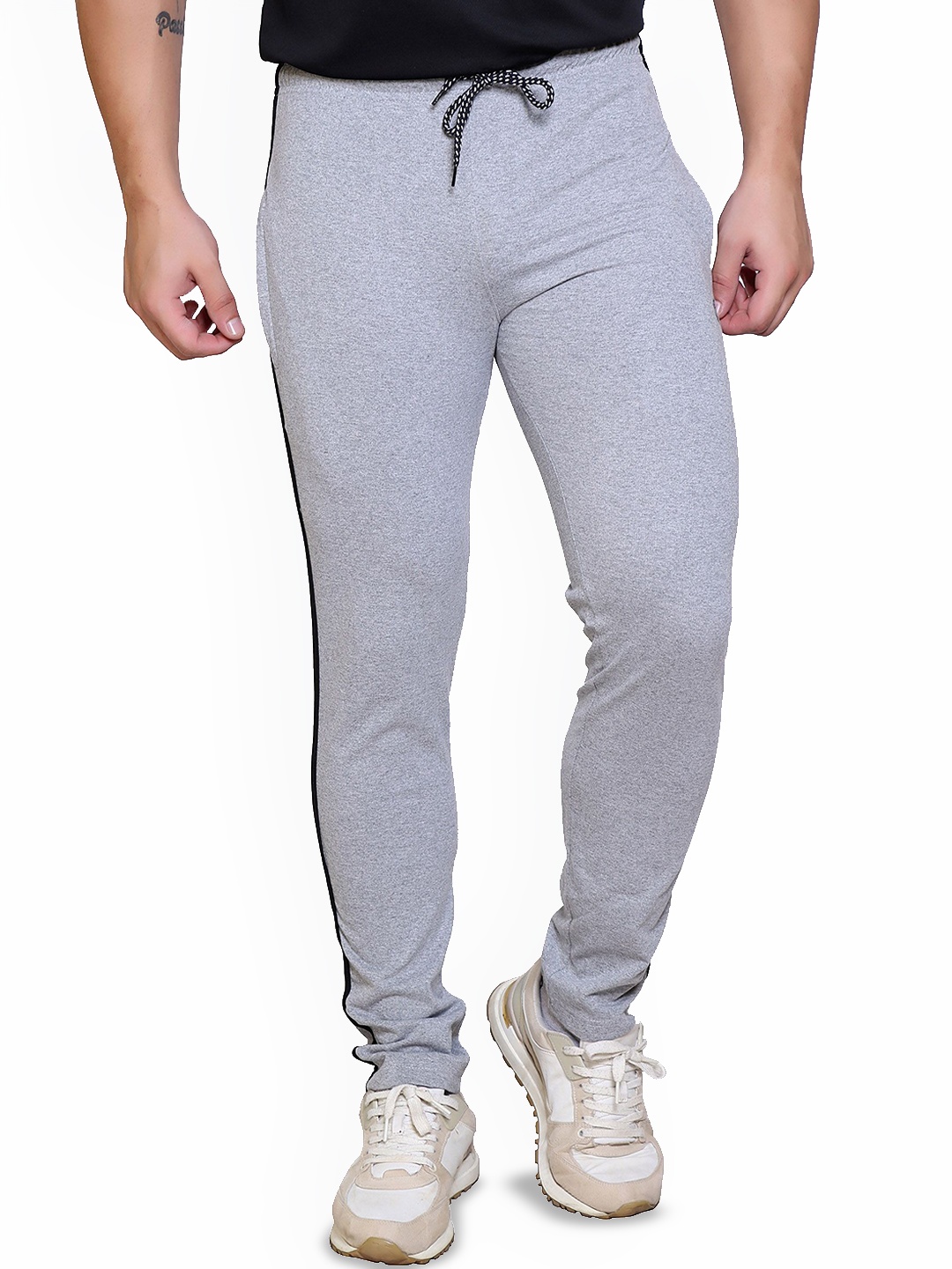 

STARFOX Men Slim-Fit Mid Rise Trackpant with Zipper Pocket, Grey