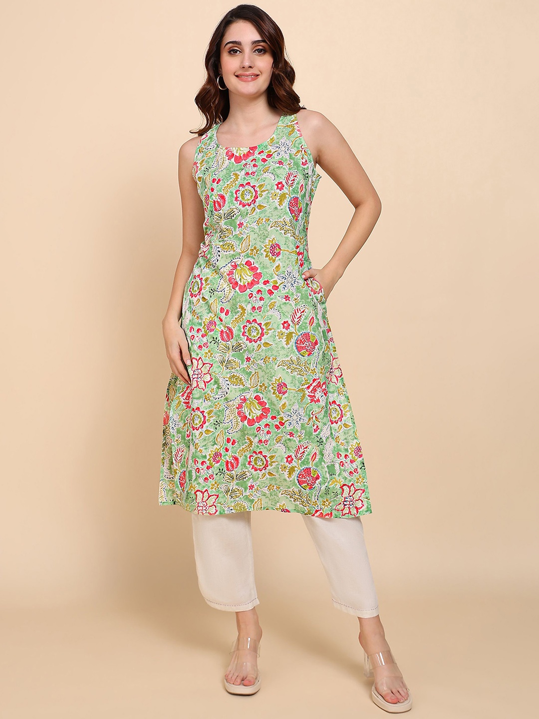 

Label Ceres Floral Printed Cotton Sleeveless Straight Kurta, Green