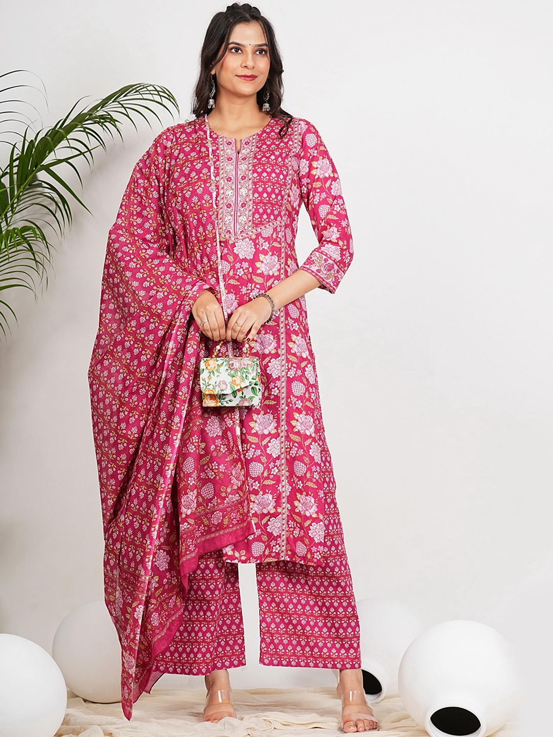 

Vbuyz Women Floral Printed Regular Sequinned Pure Cotton Kurta with Palazzos & With Dupatta, Pink