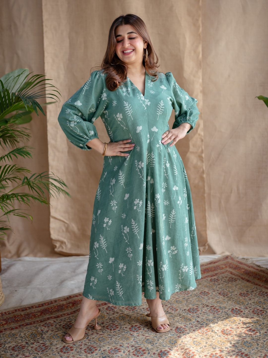 

THE INDIAN ETHNIC CO Floral Print A-Line Midi Dress, Green