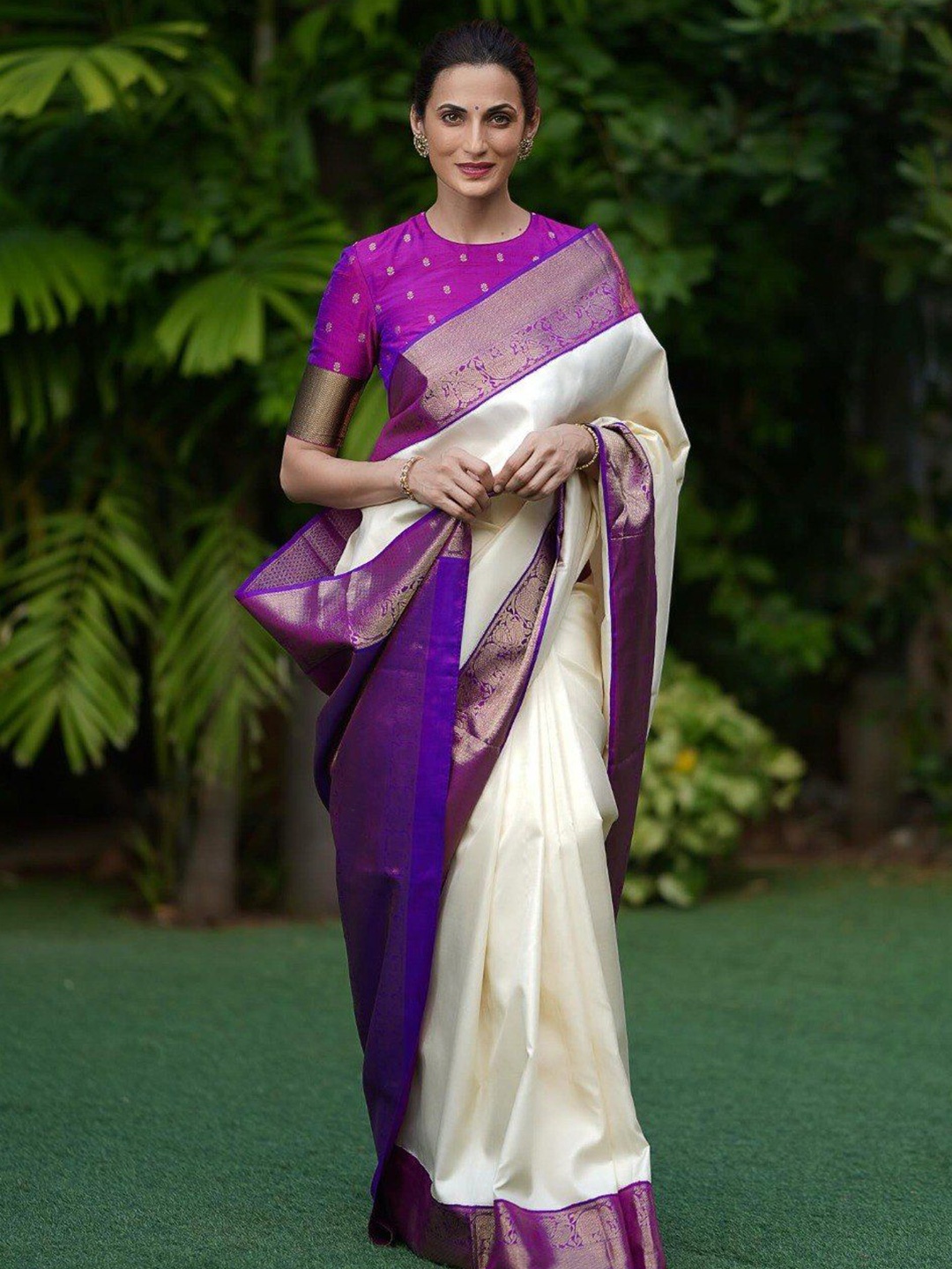 

JULEE Zari Pure Silk Banarasi Saree, Purple
