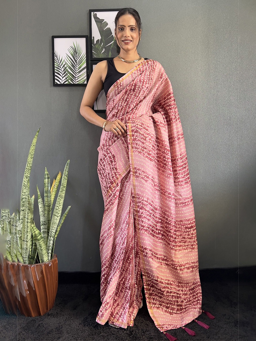 

LADY SHOPI Bandhani Zari Saree, Peach