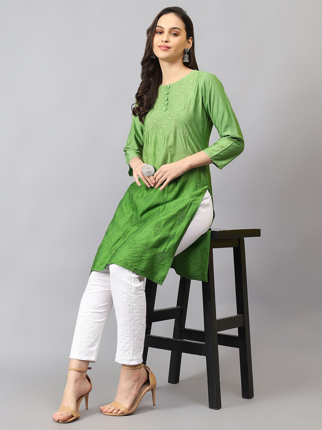 

NAZAQAT ETHNIC INDIA Ombre Floral Embroidered Chikankari Straight Kurta, Green
