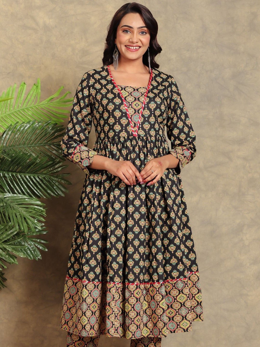 

Aramya Floral Printed Notch Neck Pleated Cotton Anarkali Kurta, Black