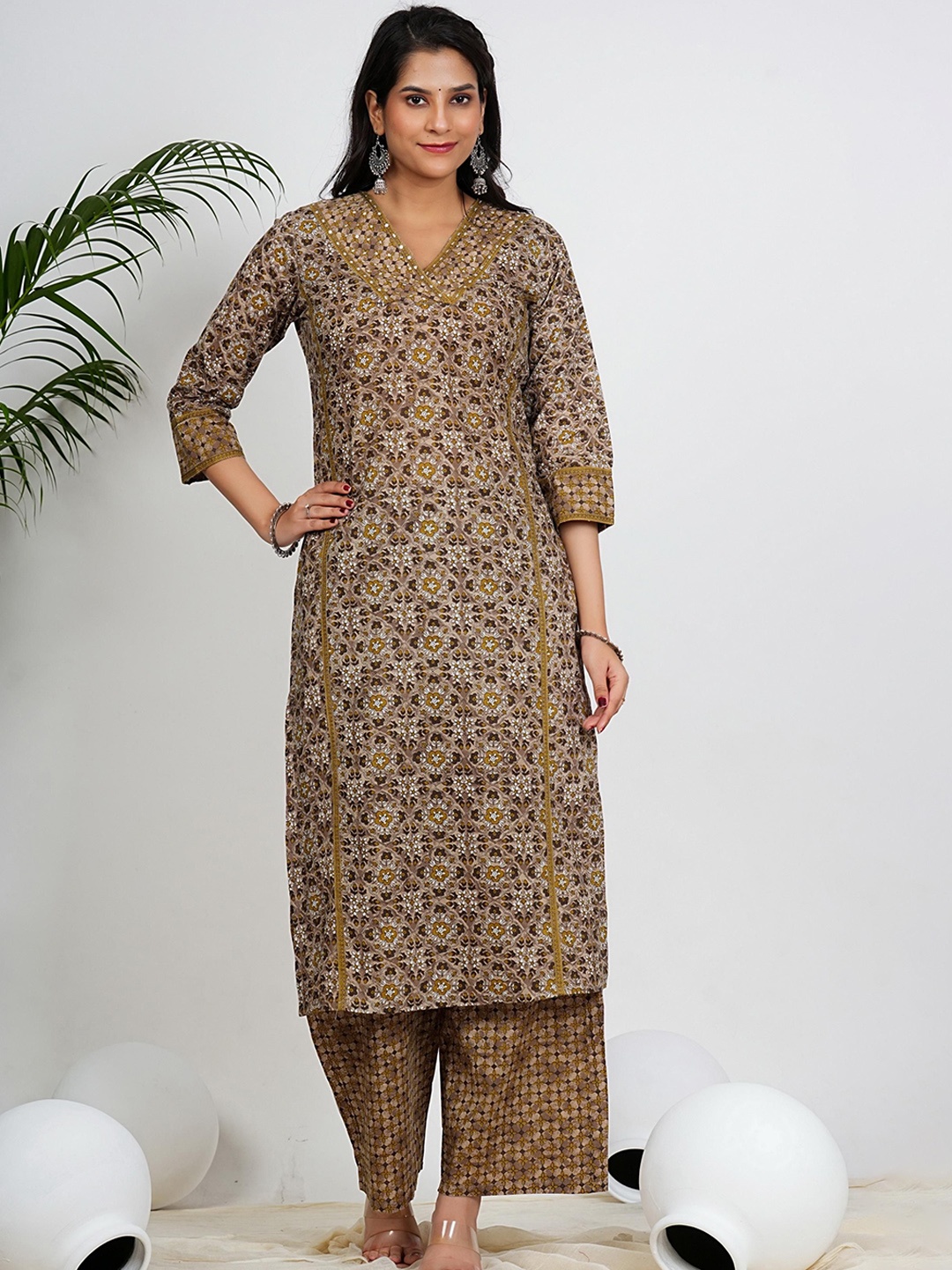 

Vbuyz Beige Floral Printed Sequinned Pure Cotton Straight Kurta With Palazzo