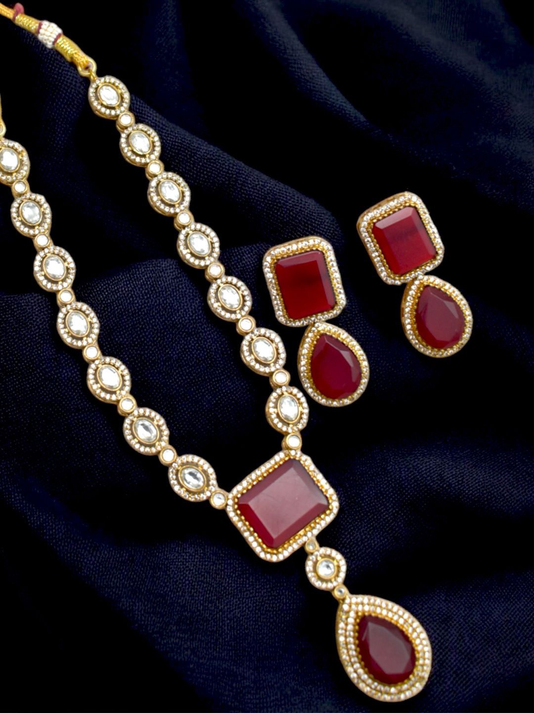 

TISHUL JEWELS Gold-Plated Stone-Studded Jewellery Set