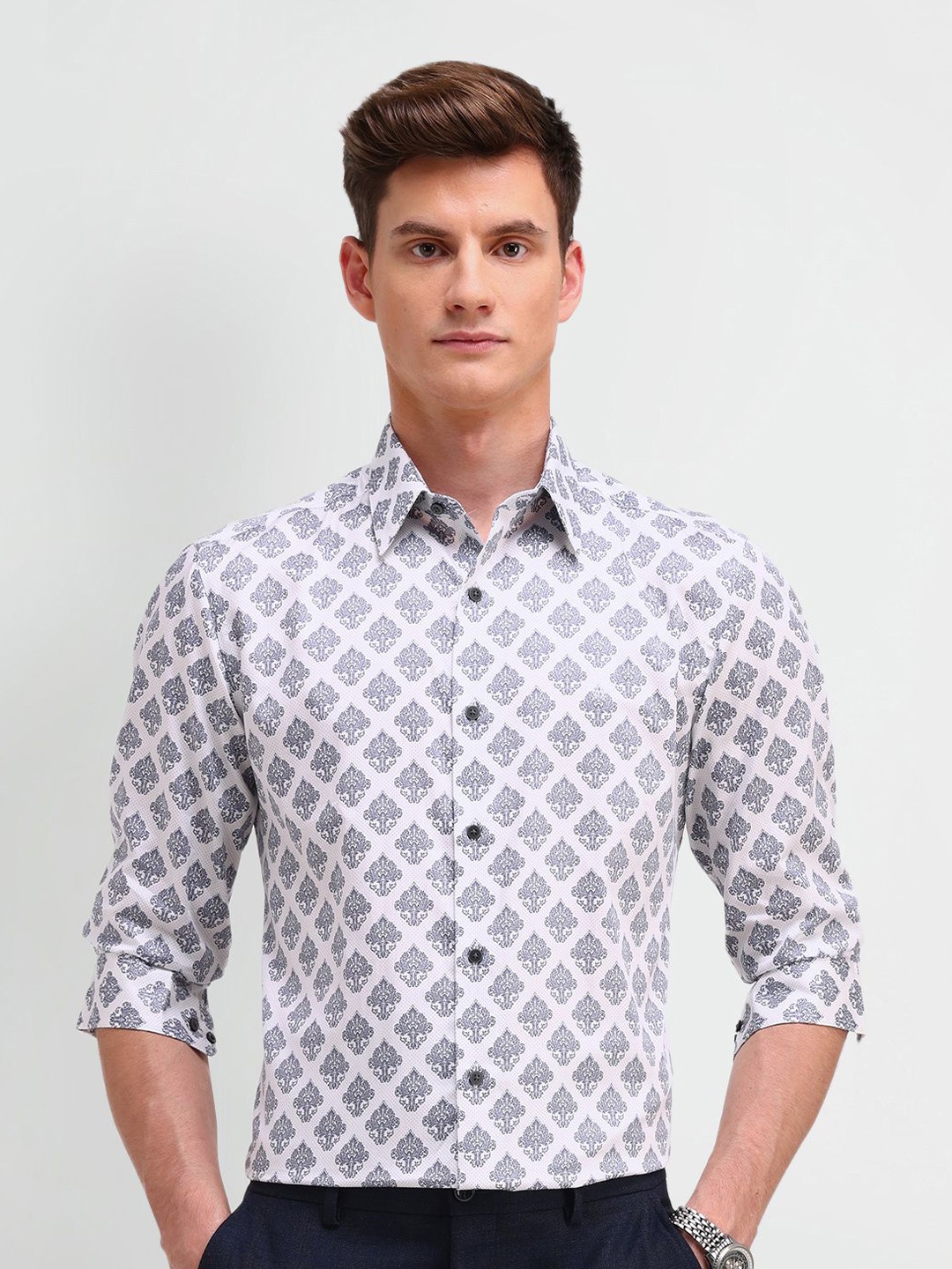 

Arrow New York Men Slim Fit Spread Collar Conversational Printed Cotton Formal Shirt, White