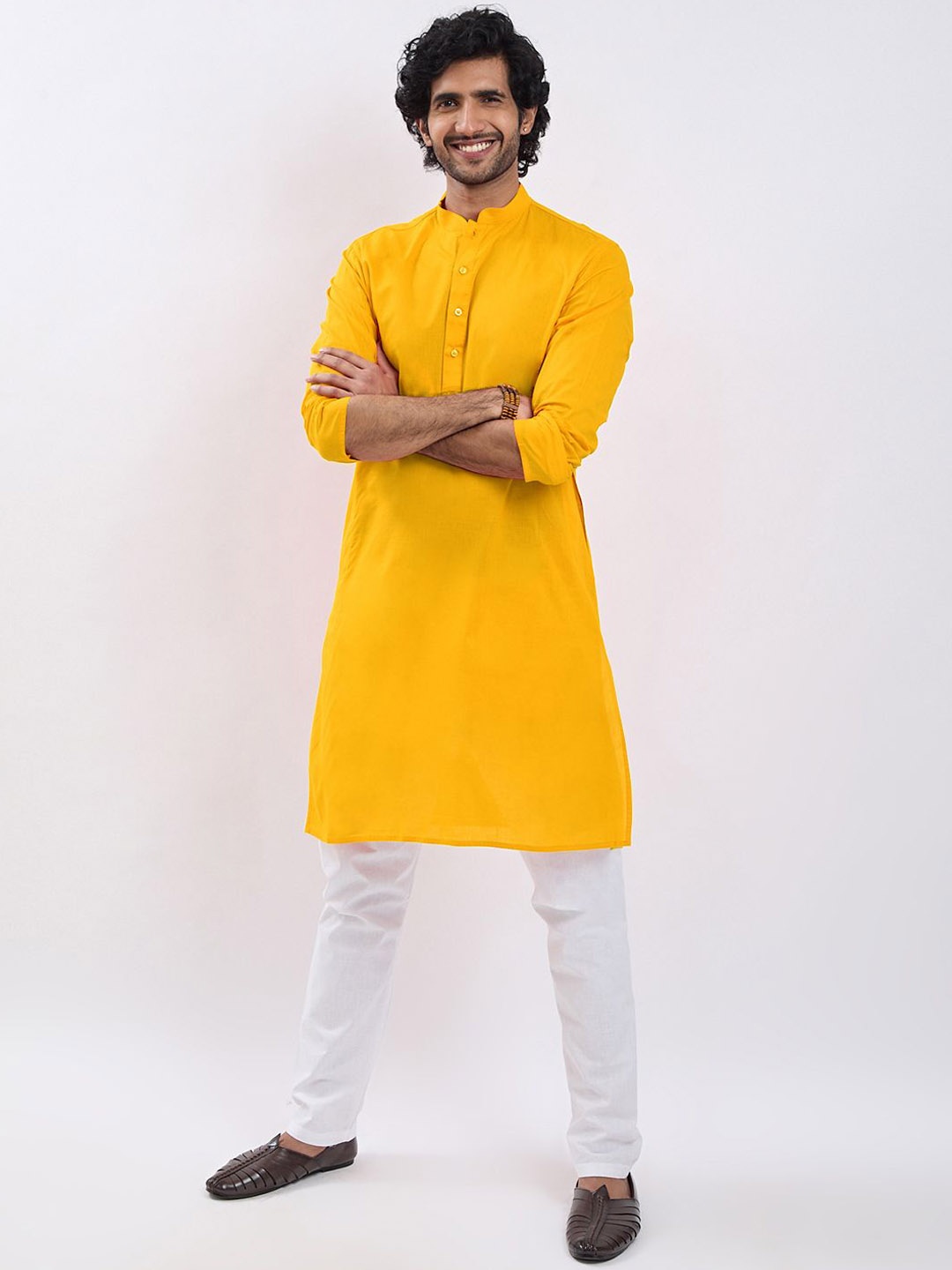

VASTRAMAY Mandarin Collar Pure Cotton Straight Kurta with Pyjamas, Yellow