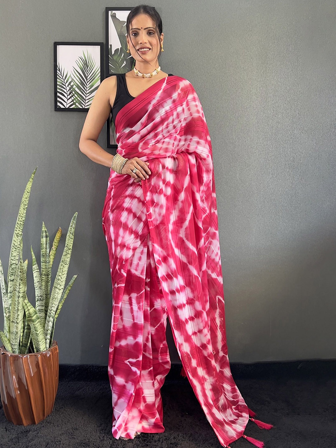 

Aika Tie and Dye Pure Georgette Ready to Wear Saree, Pink