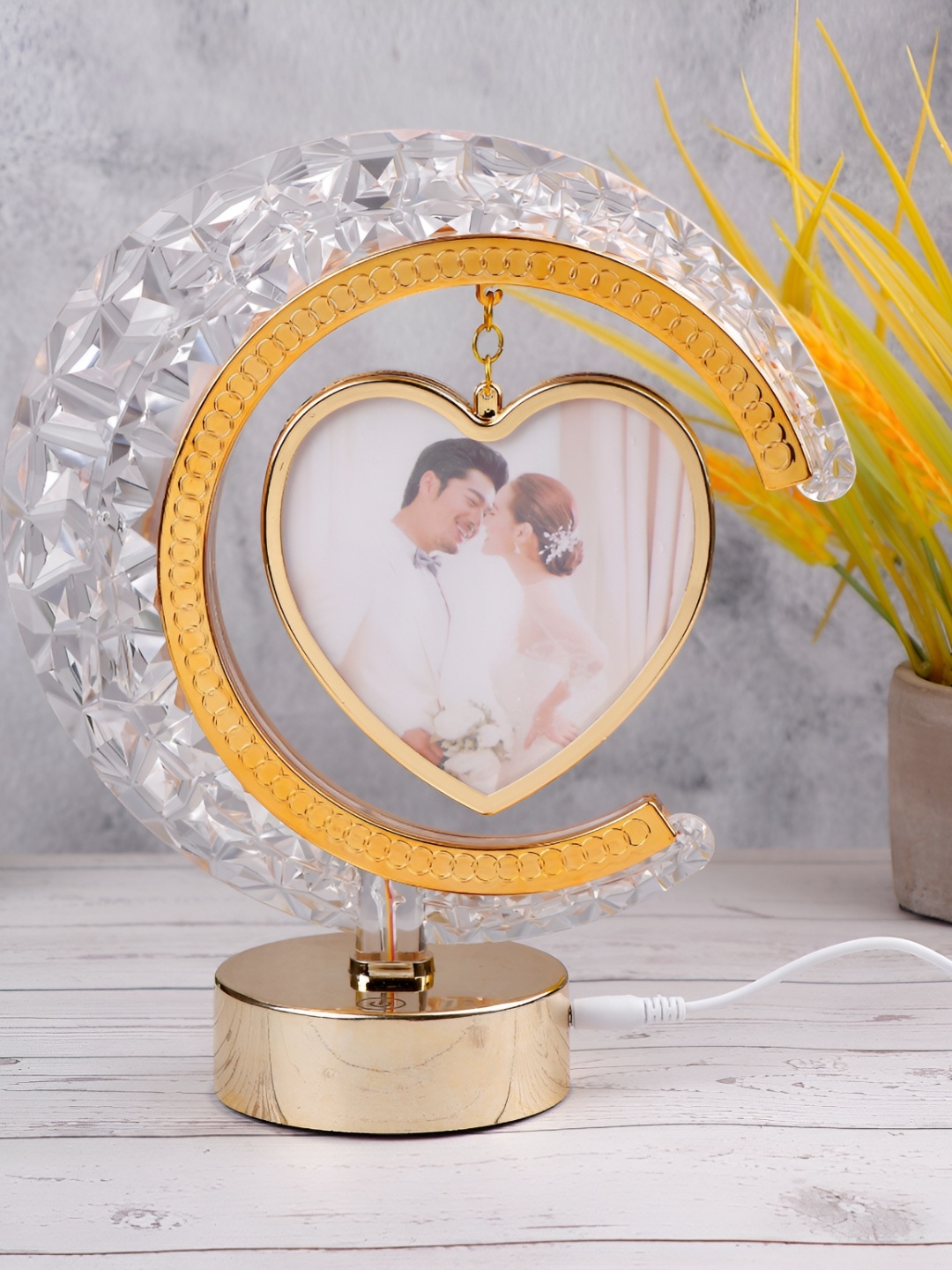 

Archies White & Gold-Toned Table Photo Frames