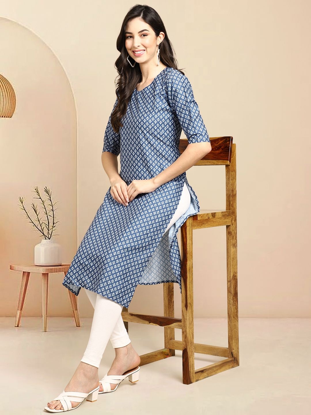 

Moda Rapido Women Printed Straight Kurta, Blue