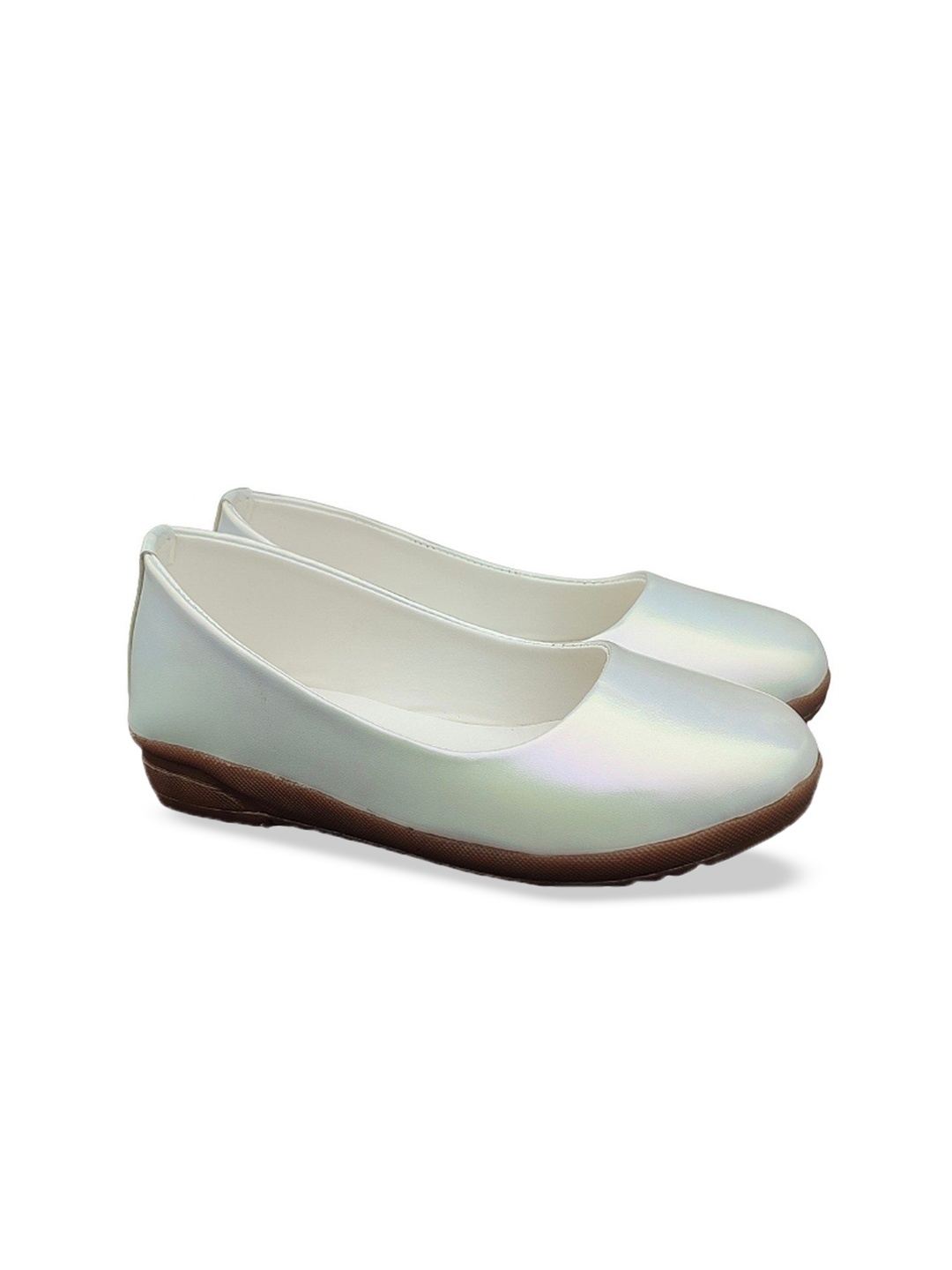 

NEW LATEST Girls Round Toe Slip-On Ballerinas Flats, White