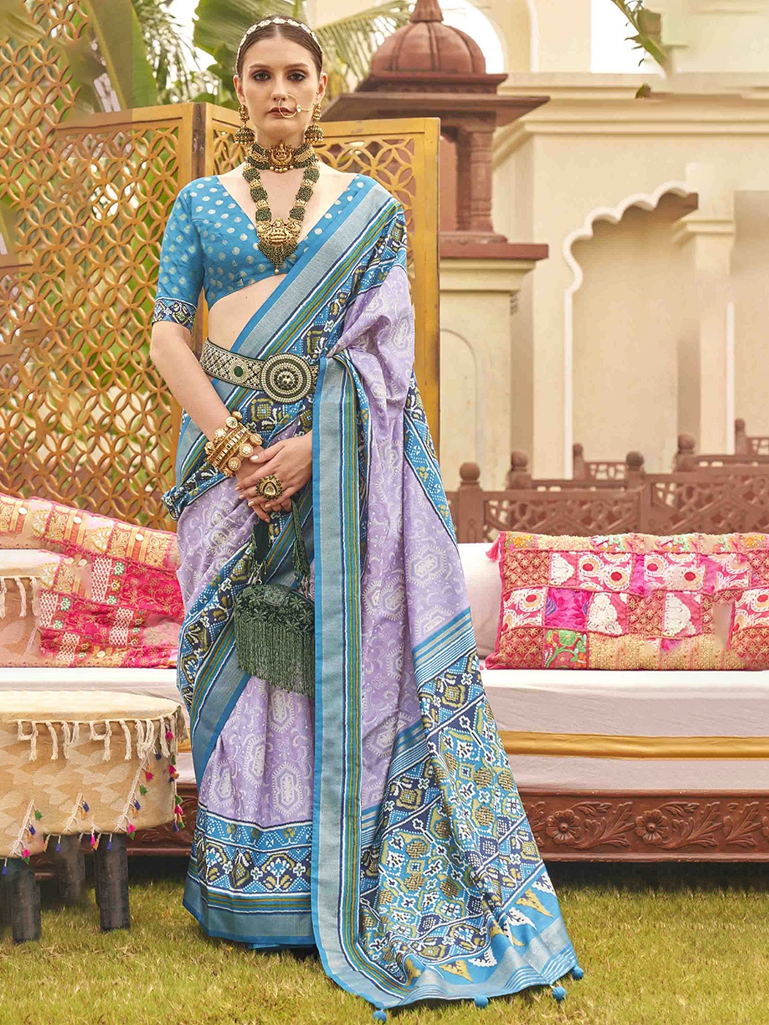 

Blissta Woven Design Silk Blend Patola Saree, Lavender