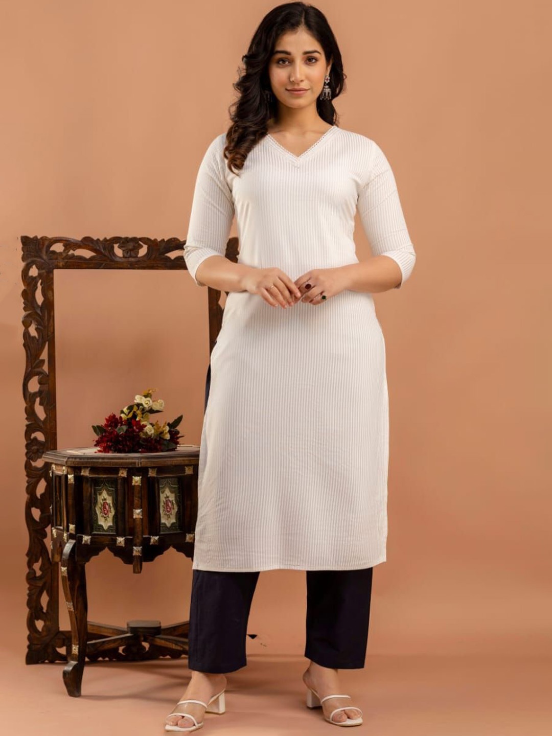 

Nayo Striped V-Neck Straight Kurta, White