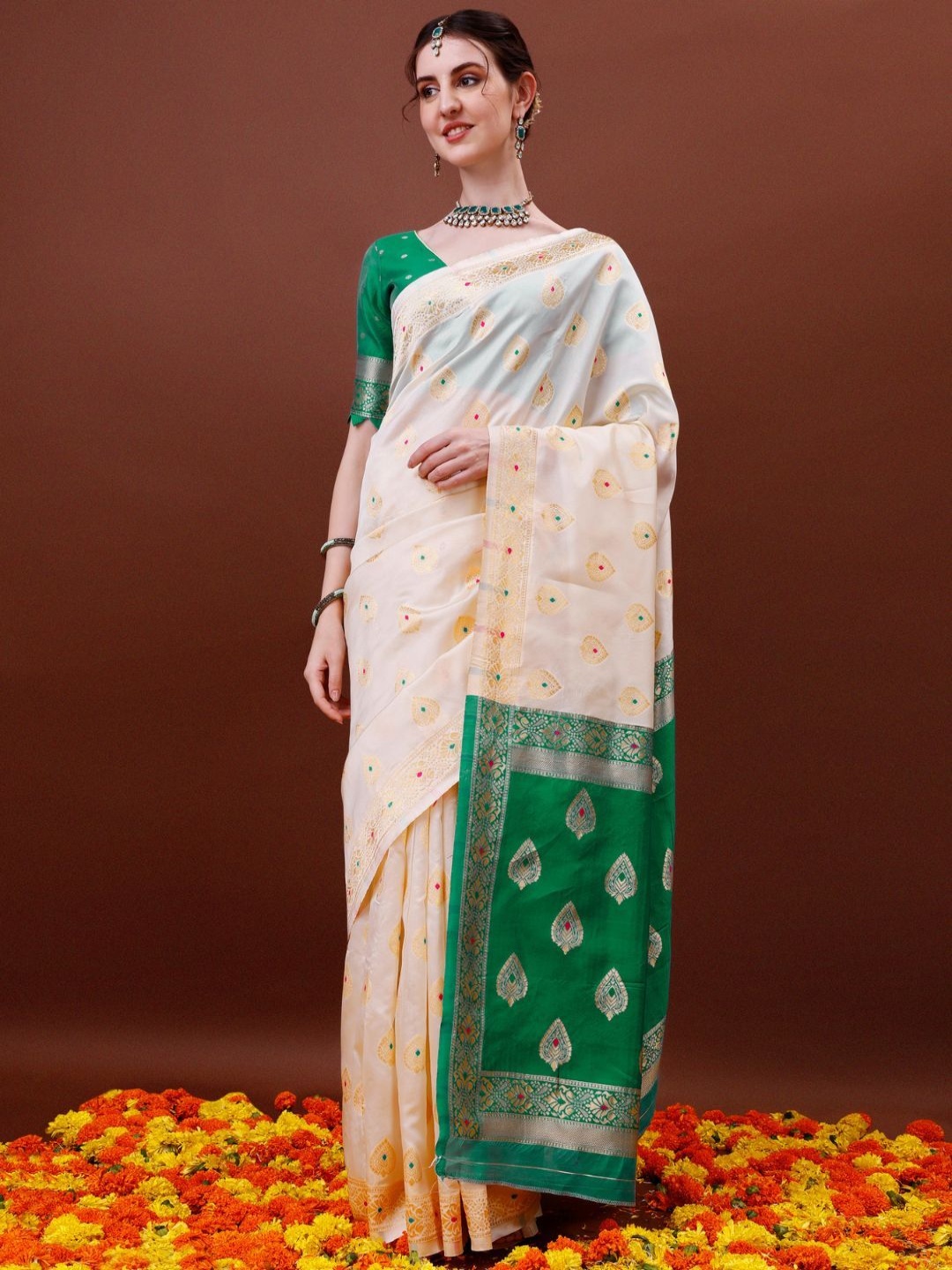 

KALINI Woven Design Zari Silk Blend Banarasi Saree, Green