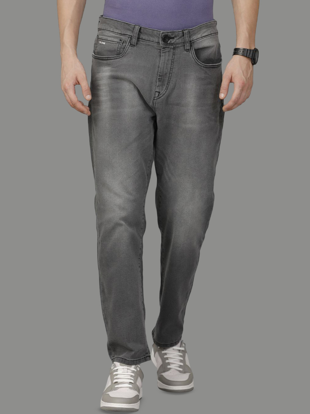 

Voi Jeans Men Loose Relaxed Fit Collin Fit Light Fade Stretchable Jeans, Black