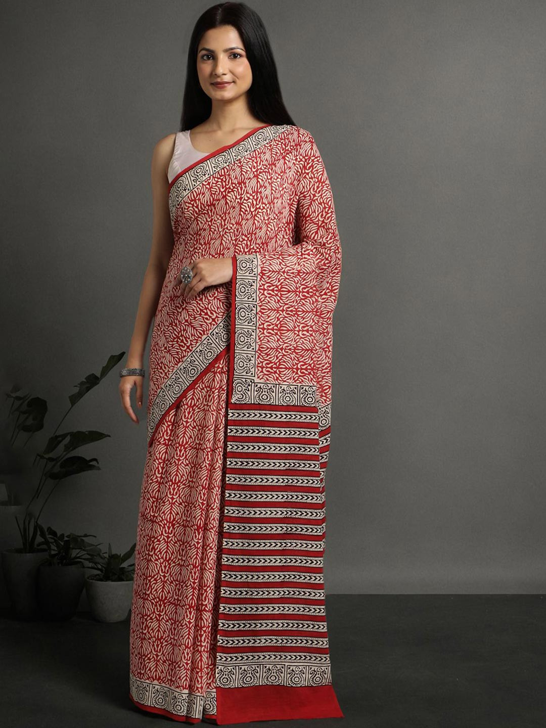 

Suha Pure Cotton Block Print Saree, Red