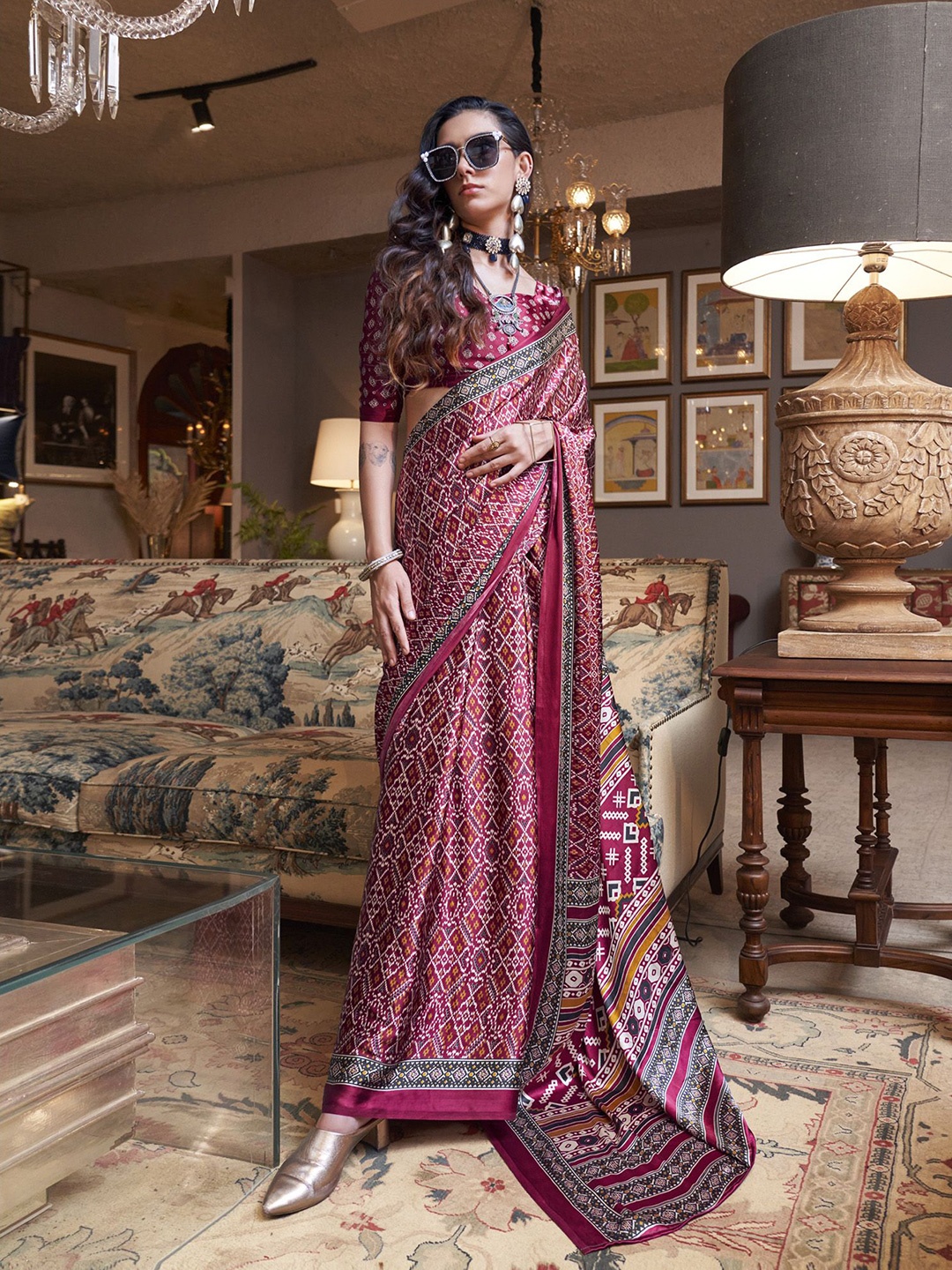 

elora Ethnic Motifs Printed Saree, Magenta