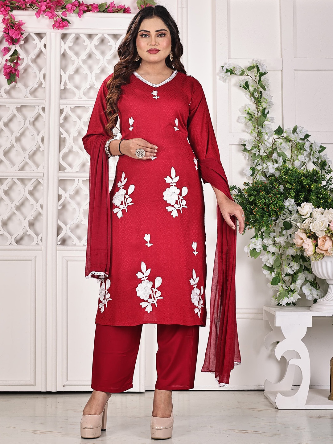 

Maheesha Women Floral Embroidered Regular Aari Work Kurta with Trousers & With Dupatta, Red