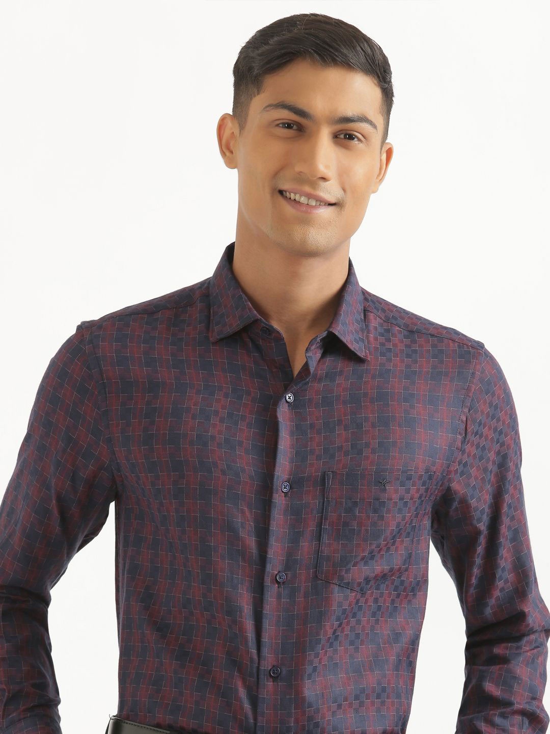 

CROYDON UK Men Comfort Opaque Checked Casual Shirt, Maroon