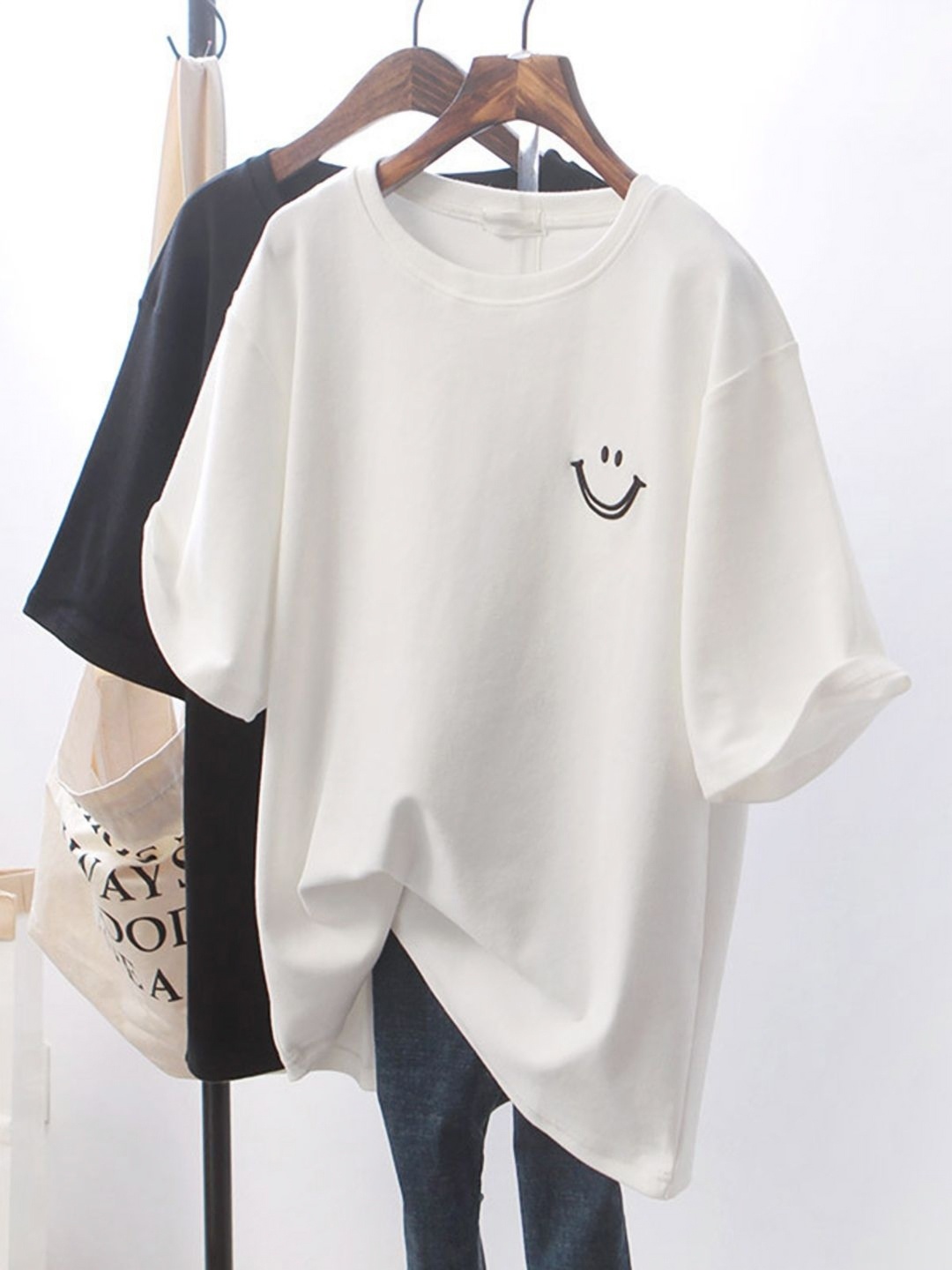 

DressBerry Women Colourblocked High Neck Monochrome Applique T-shirt, White
