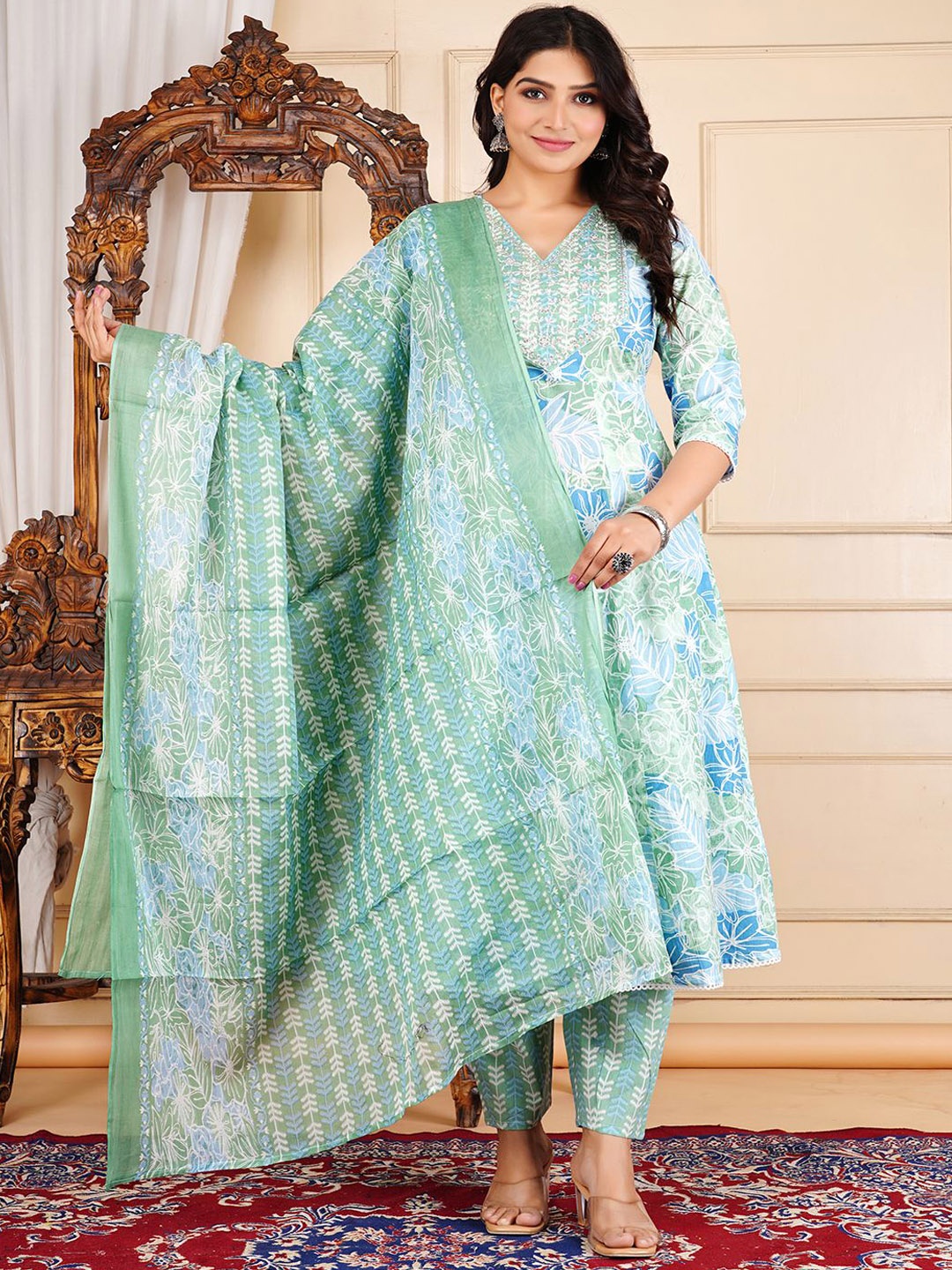 

JD FINISHING Women Floral Printed Tiered Kantha Work Pure Cotton Kurti with Palazzos & With Dupatta, Green