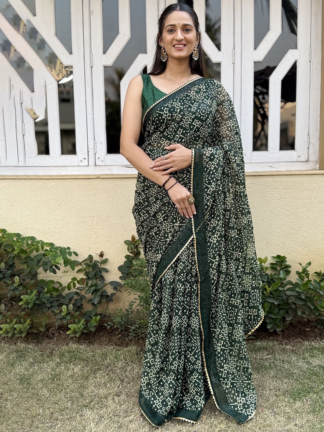 

LADY SHOPI Pure Chiffon Saree, Olive