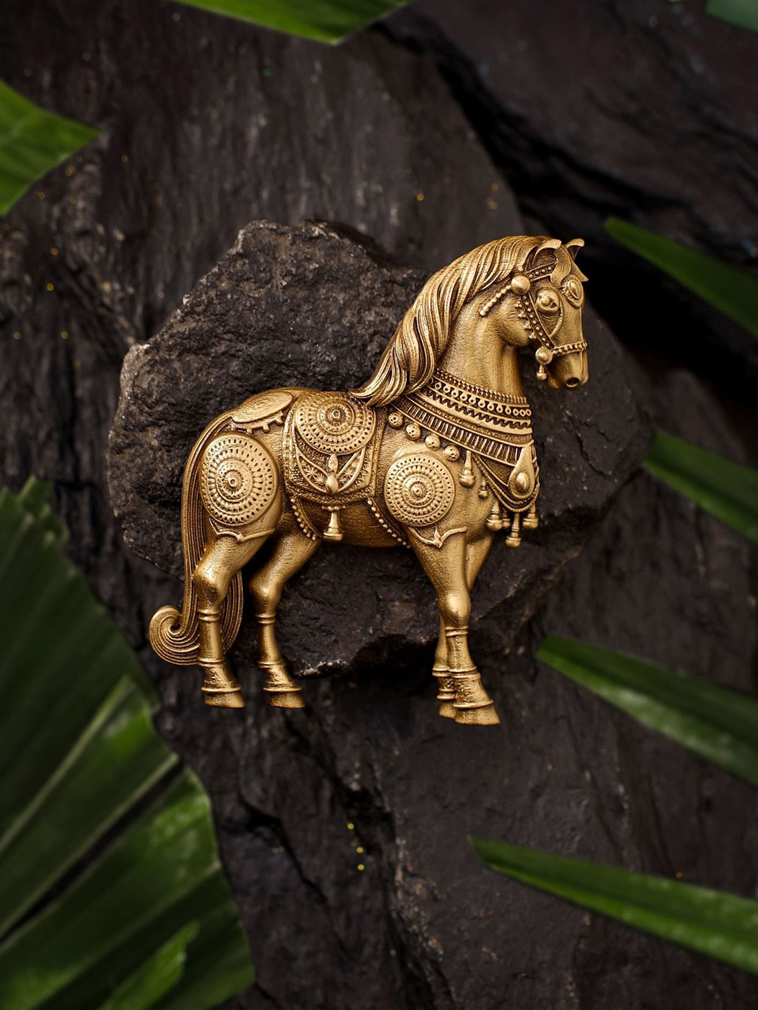 

COSA NOSTRAA Stallion's Legacy Horse Shaped brooch, Gold