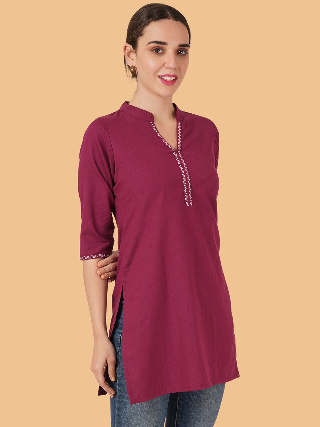 

Brownverse Embroidered Khadi Cotton Mandarin Collar Straight Kurti, Maroon