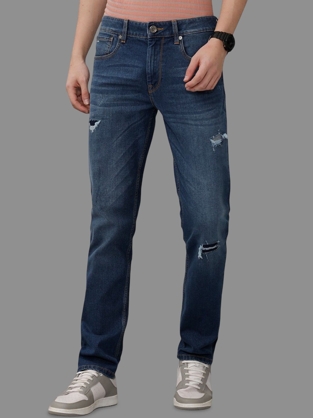 

Voi Jeans Men Loose Slim Fit Low Distress Light Fade Stretchable Jeans, Blue