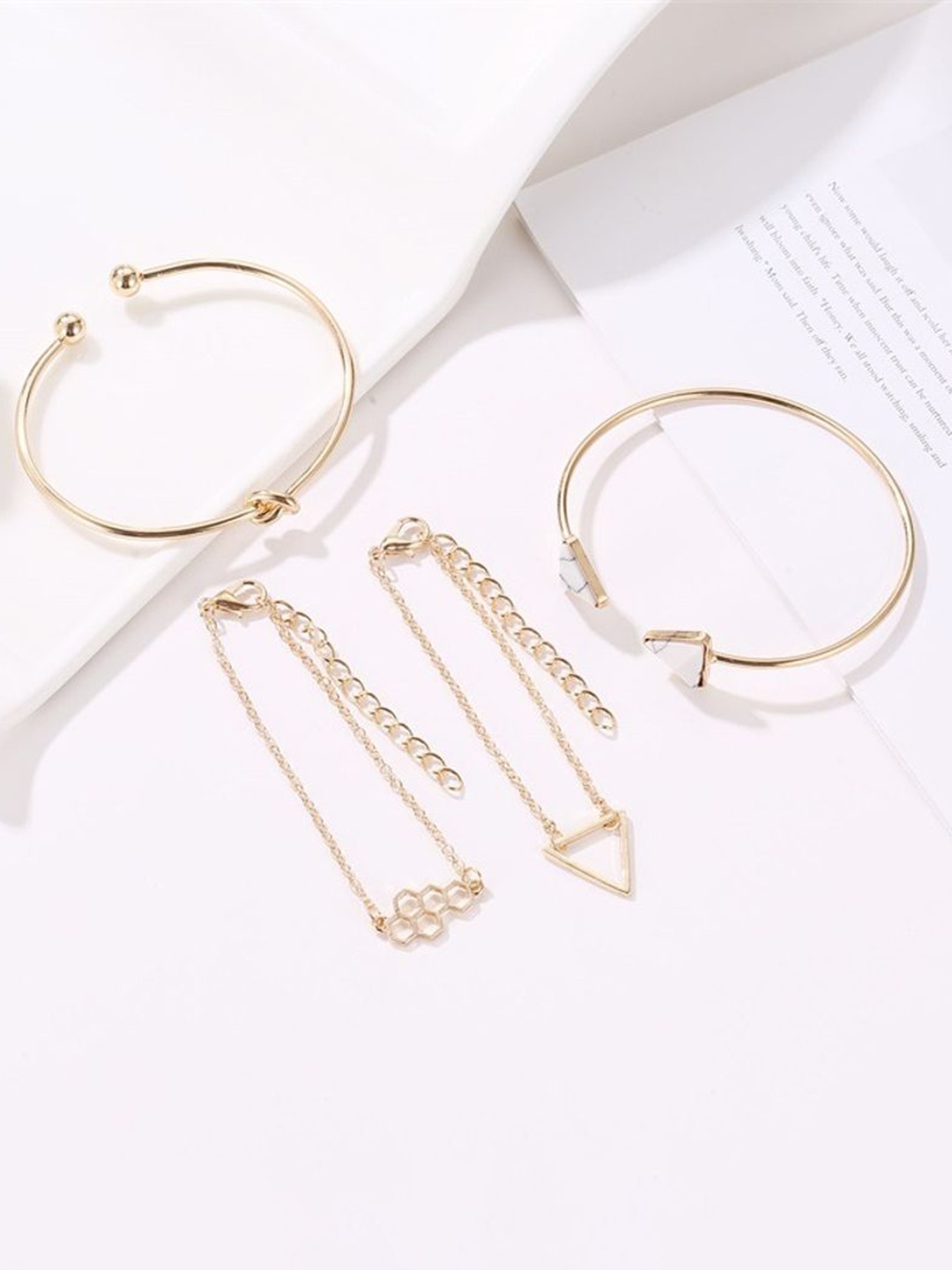 

Celestique Women 4 Link Bracelet, Gold