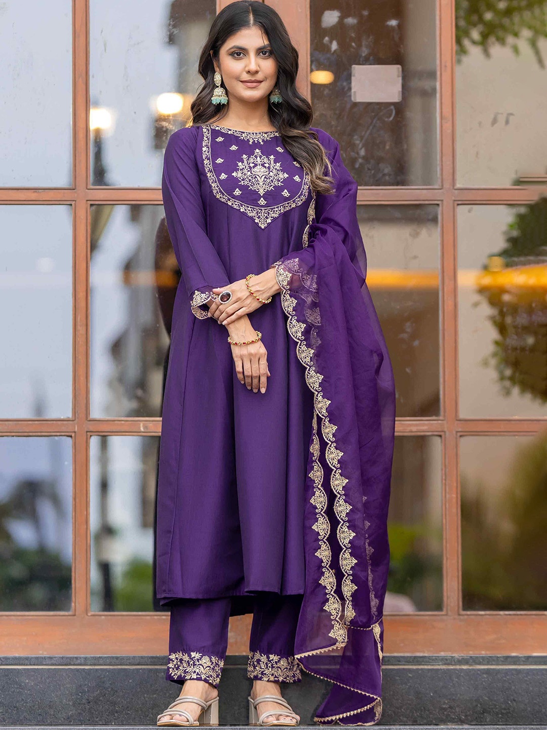 

TextileNow Floral Yoke Design Thread Work A-Line Kurta With Trousers & Dupatta, Purple