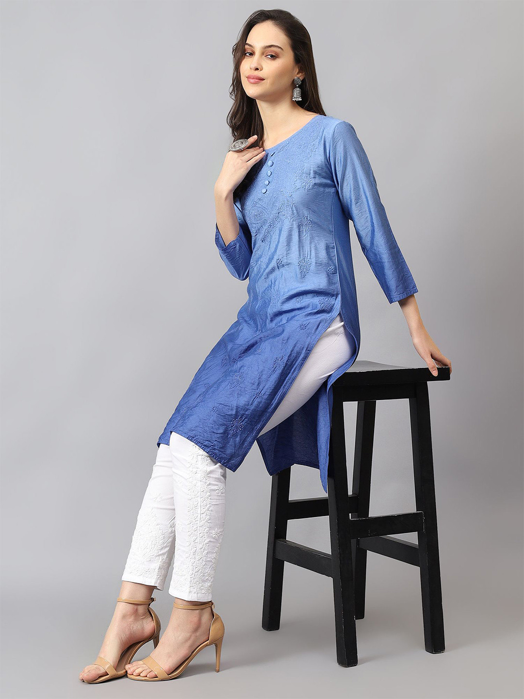 

NAZAQAT ETHNIC INDIA Floral Embroidered Chikankari Round Neck Chanderi Silk Straight Kurta, Blue