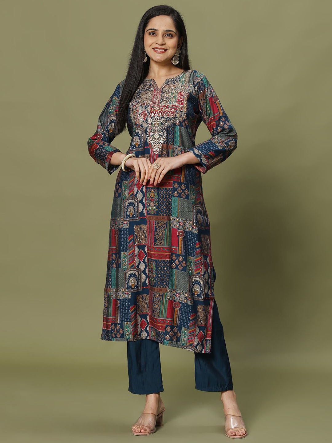 

Meena Bazaar Women Floral Printed Regular Kurta with Trousers, Blue