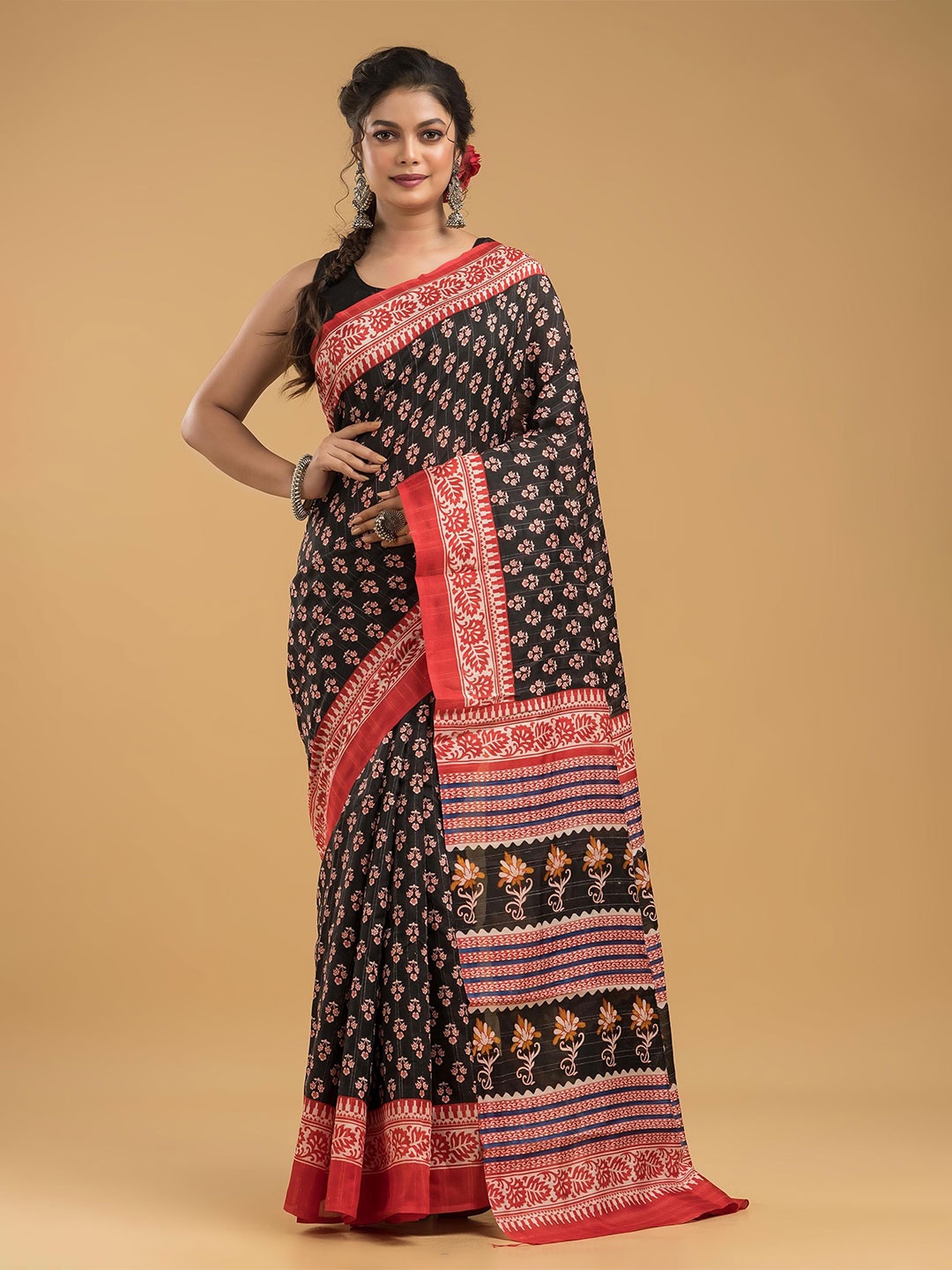 

Dheu Floral Printed Block Print Saree, Black